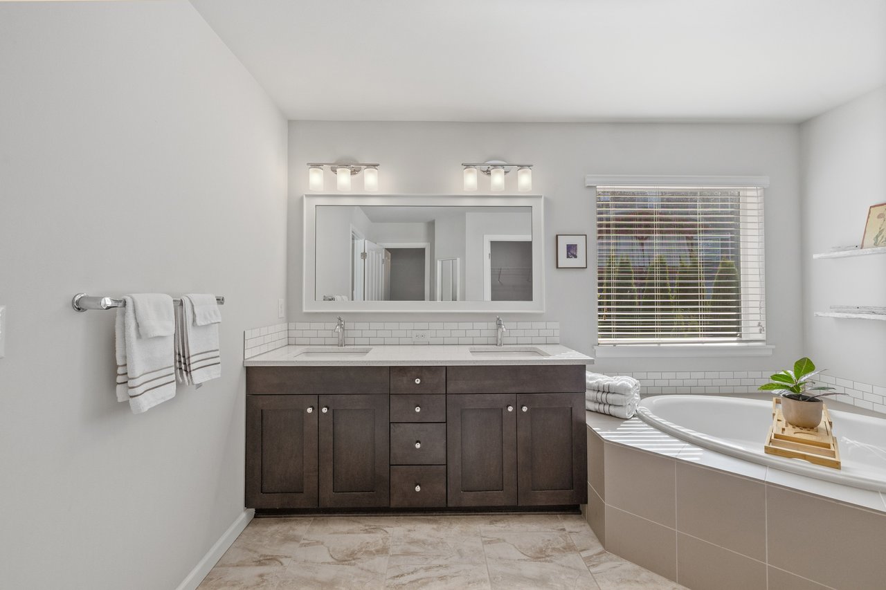 20334 85th Place NE
