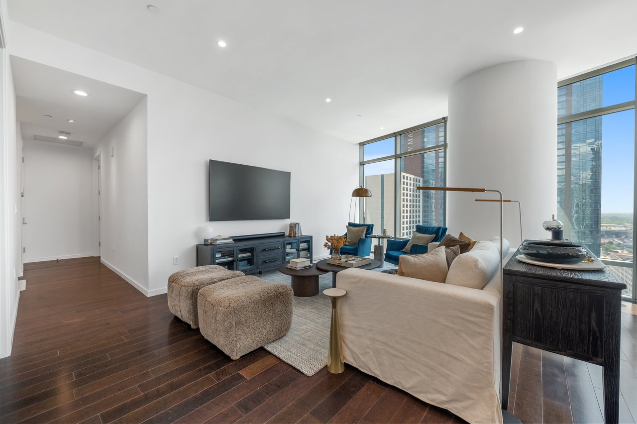 200 Congress Avenue #19F