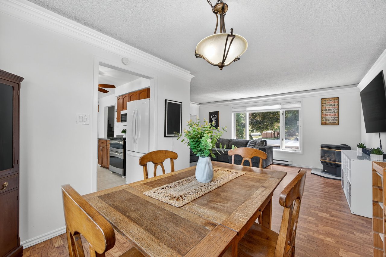 242 East Street, East Gwillimbury