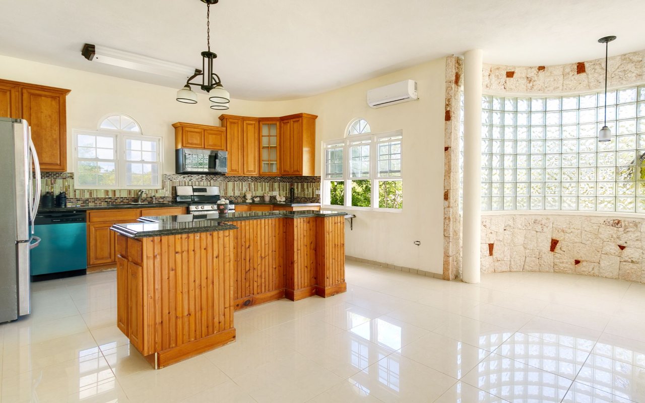 Resort Edge Villa / Les Sotto Voce