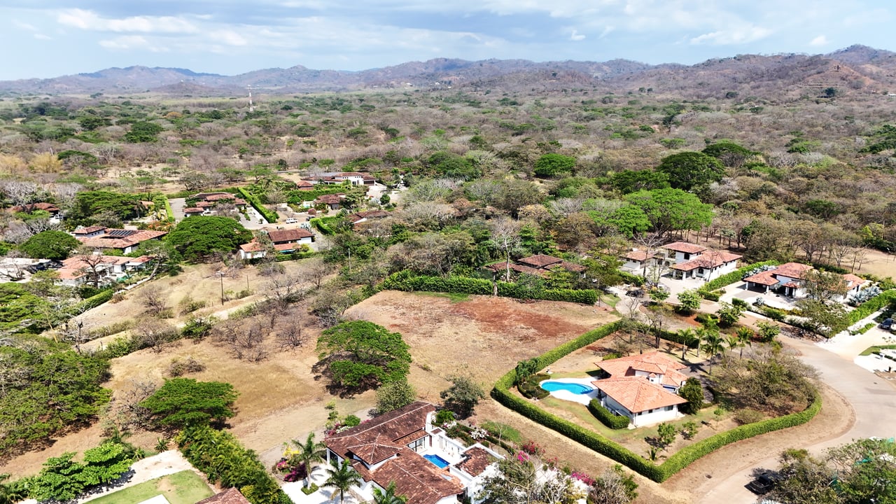 Los Almendros Lot #29 | Build-Ready 2,529m² Parcel in Hacienda Pinilla’s Premier Gated Community