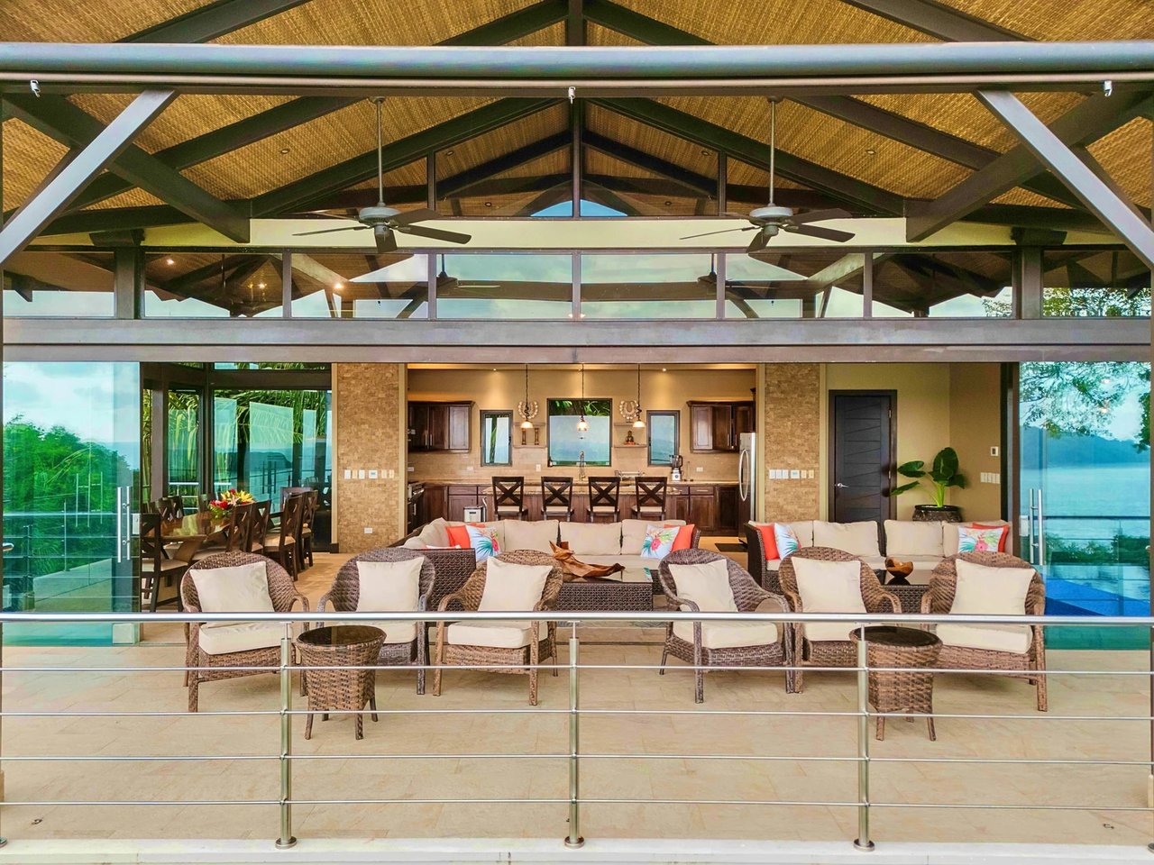 Vista Hermosa, Lucrative Contemporary Estate