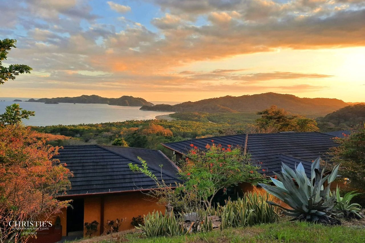 Vistas Las Islas Hotel - The Crown Jewel Overlooking Isla Tortuga and Playa Organos