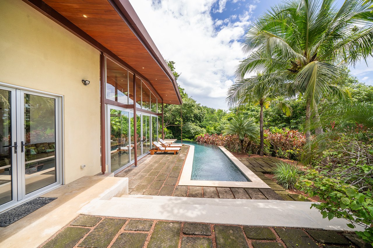 V-Sylvie Rancho Villa | Tropical Villa with Pool and Panoramic Views near Tamarindo