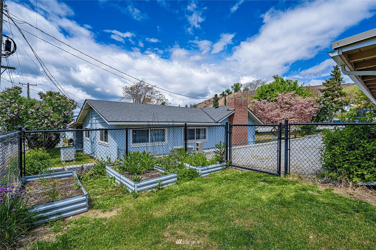 420 E Eli Avenue