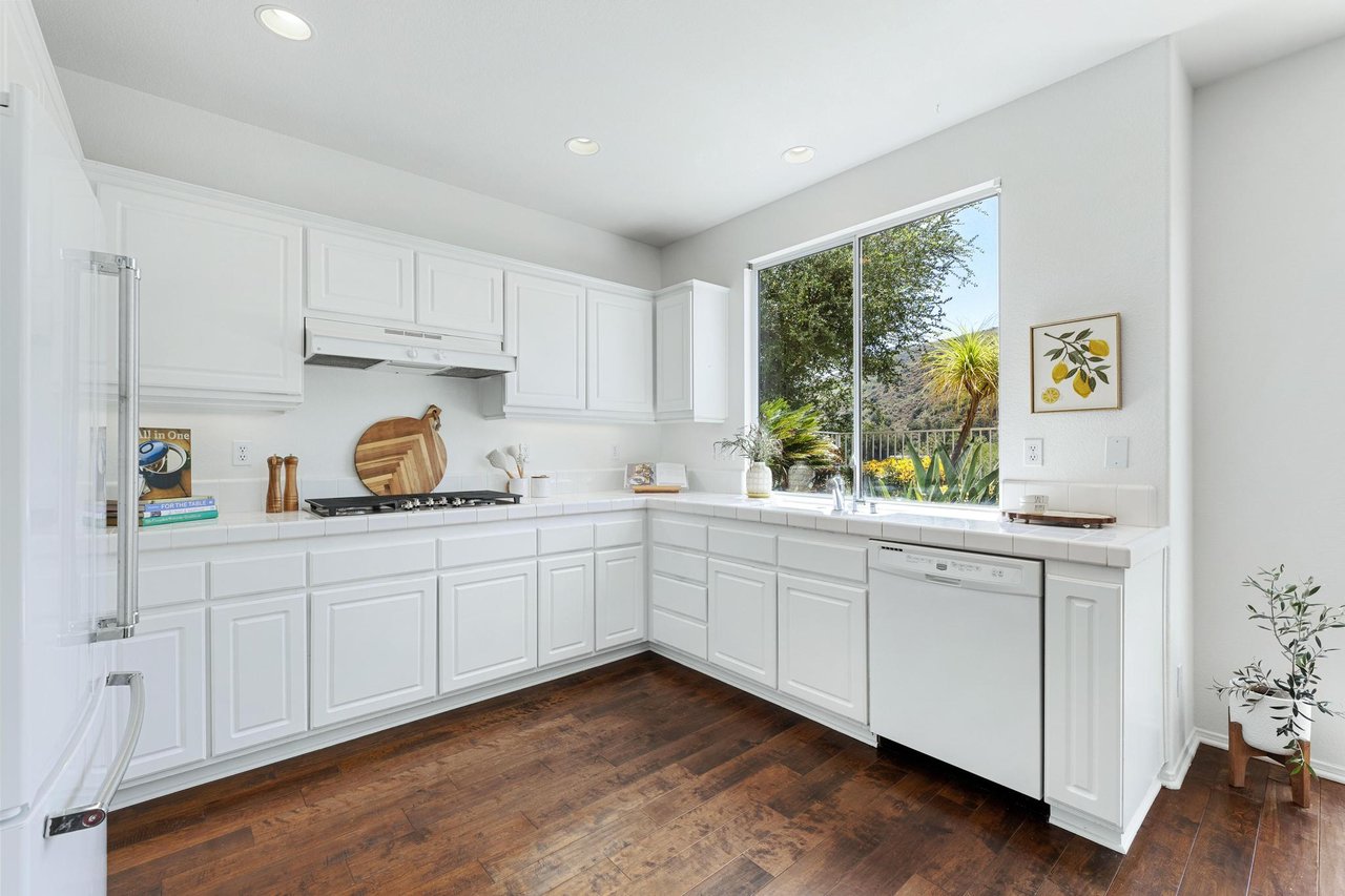3098 Espana Ln