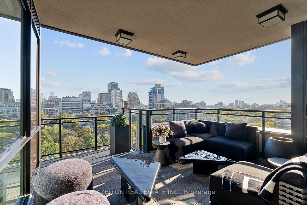 YORKVILLE'S PINACLE OF LUXURY PENTHOUSE