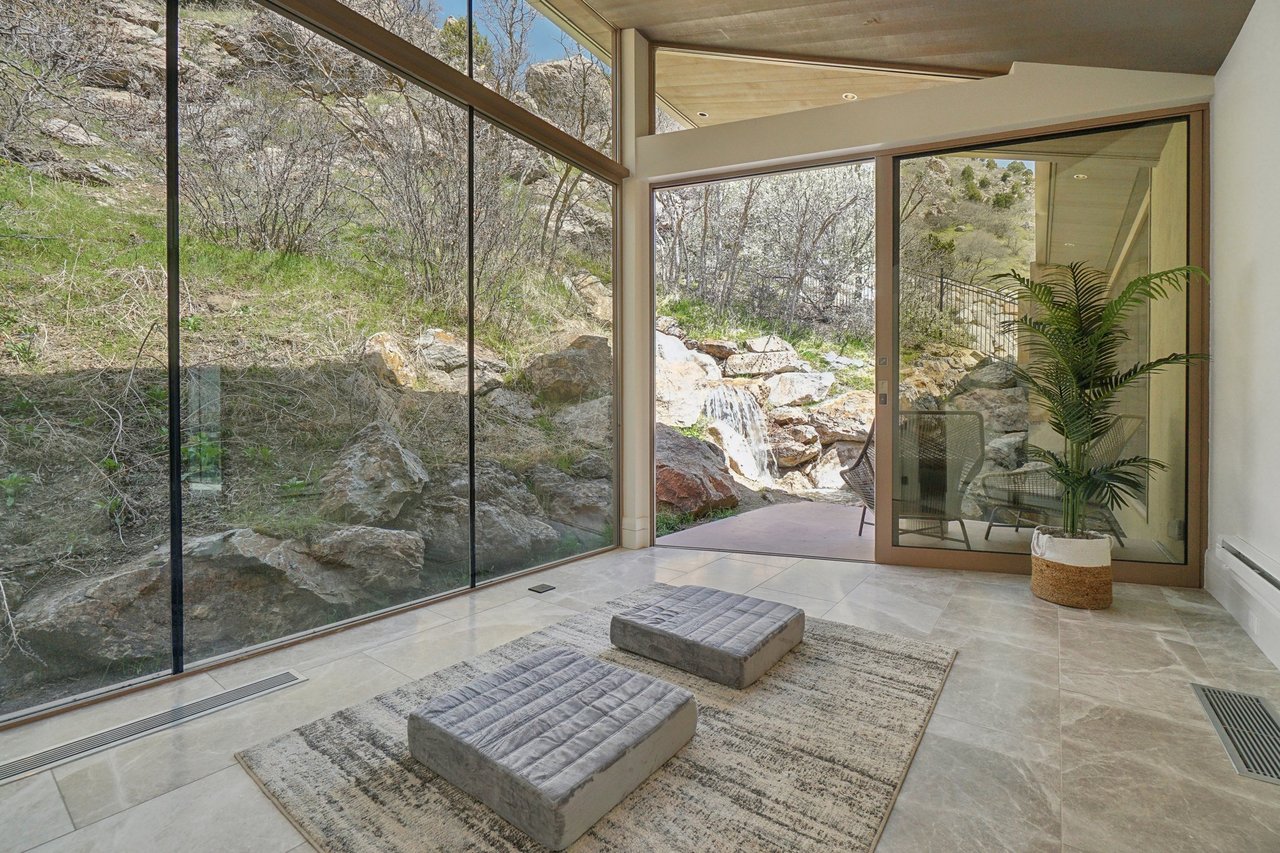 4141 E Canyon Estate Dr