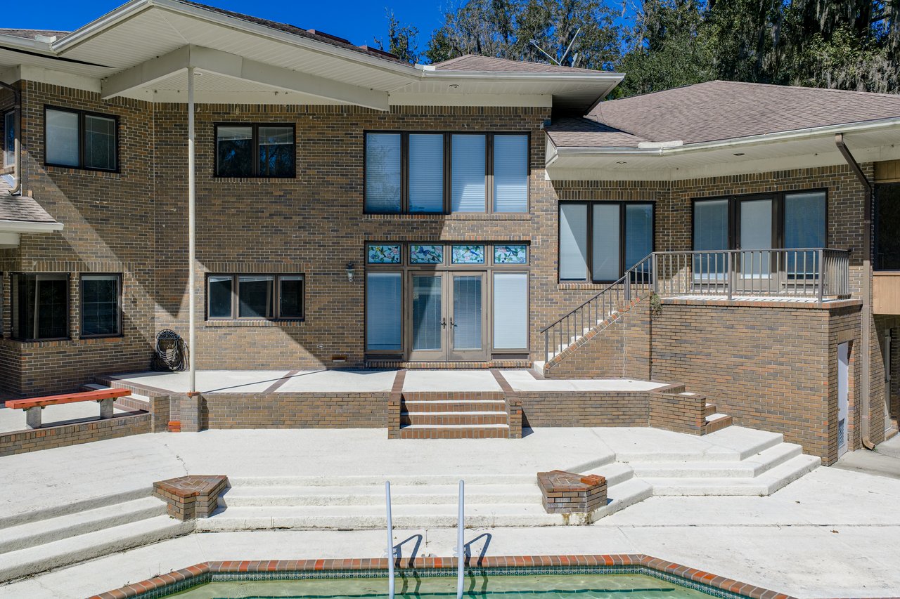 18728 LAKE IOLA RD