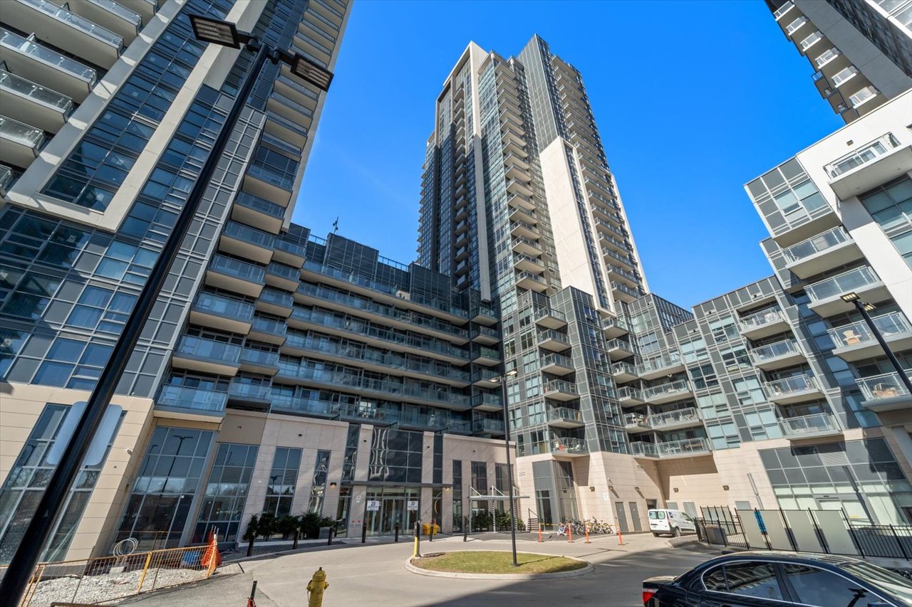 30 Meadowglen Pl 1106