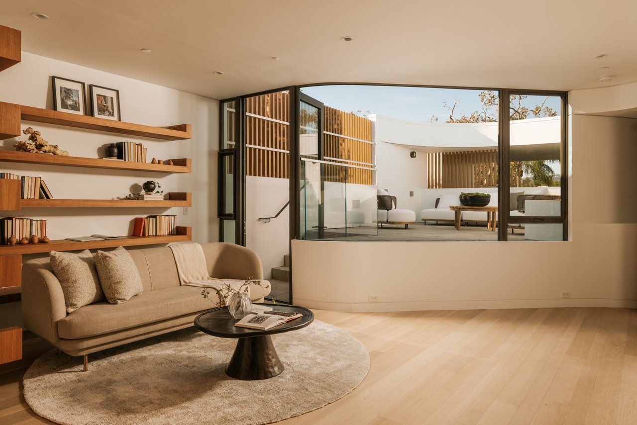 709 Walden Dr