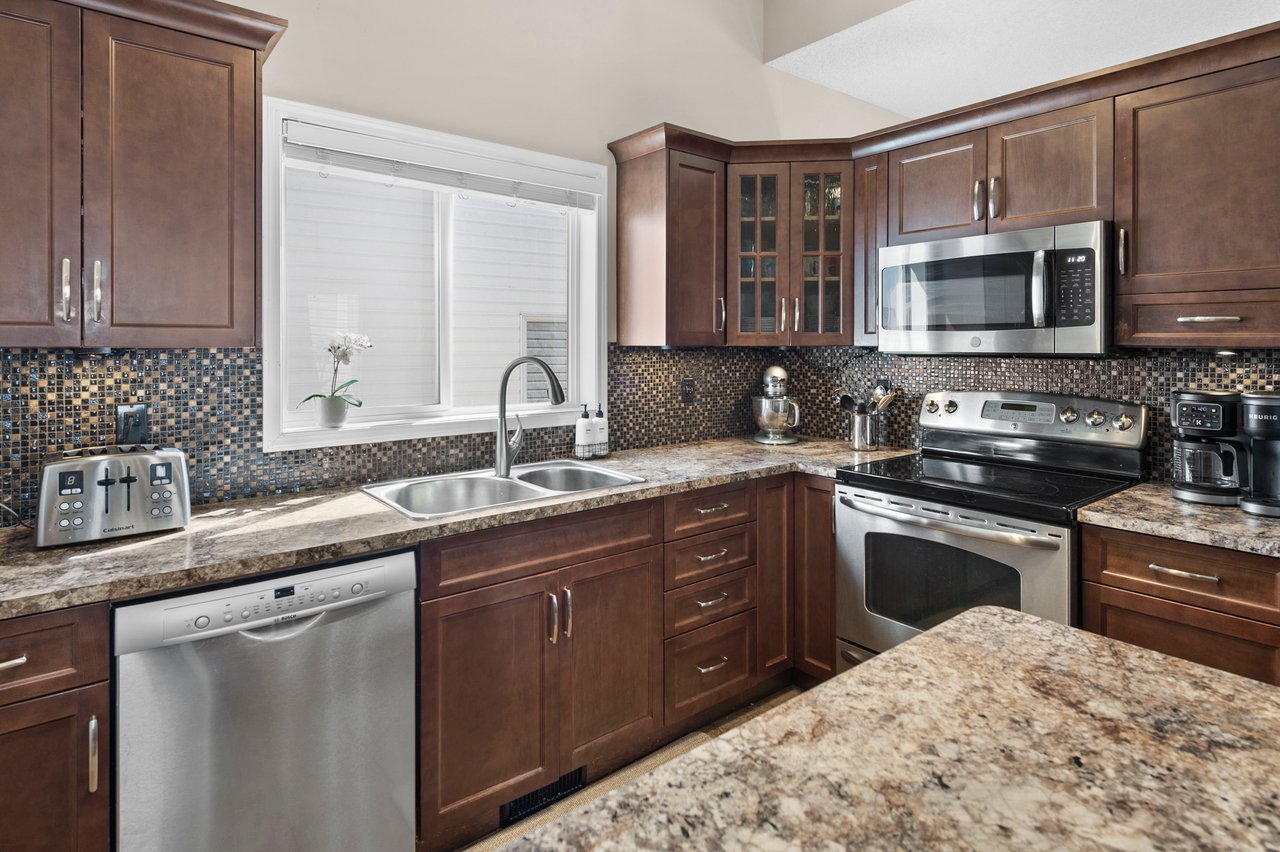 36 Hidden Hills Road NW