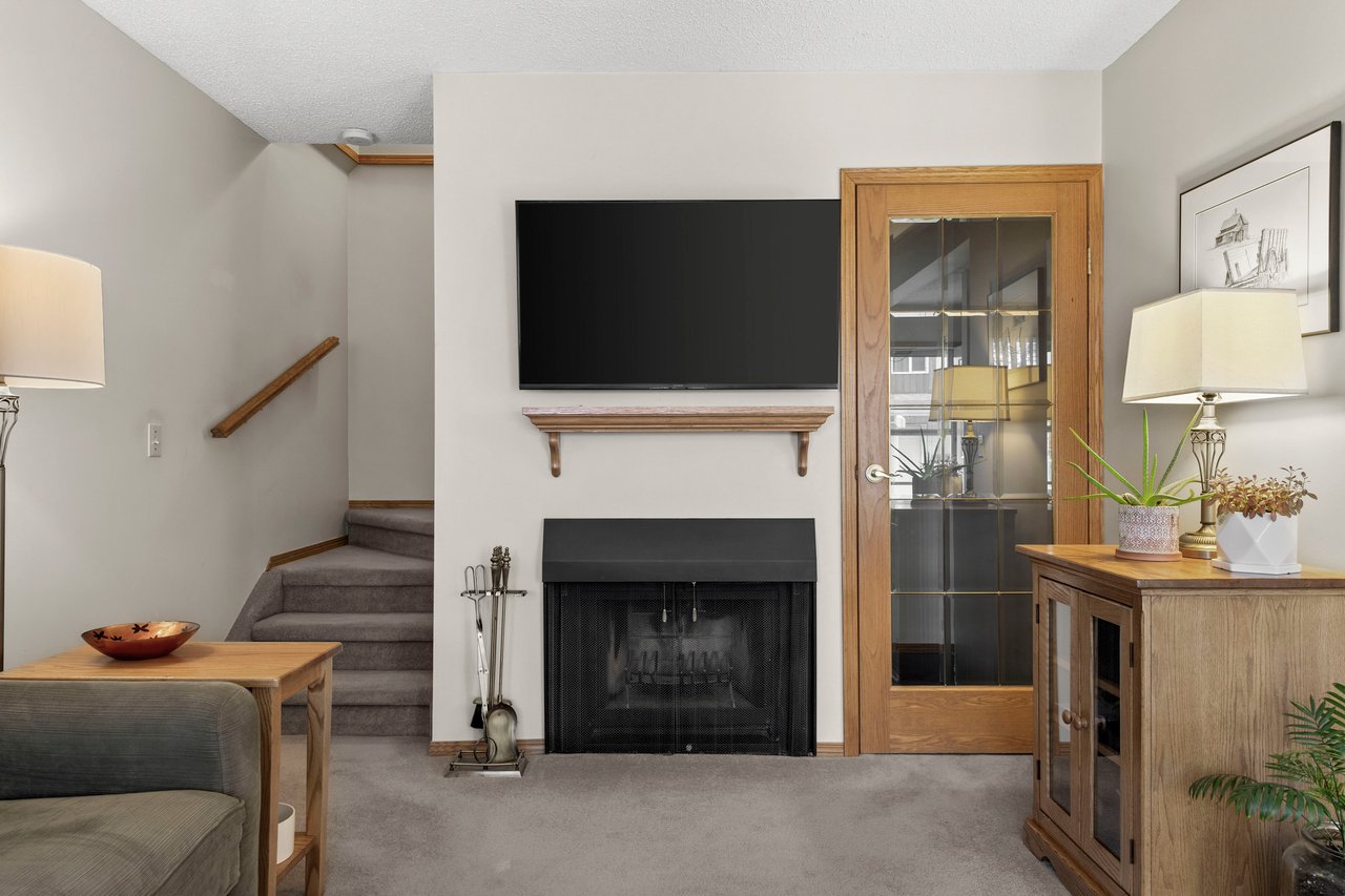 544 Blackthorn Road NE Unit: 1404
