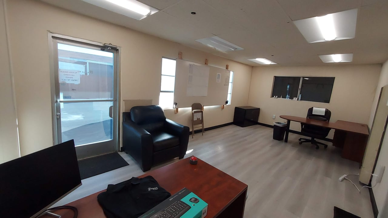 6,000 SF Warehouse Space in Belmont