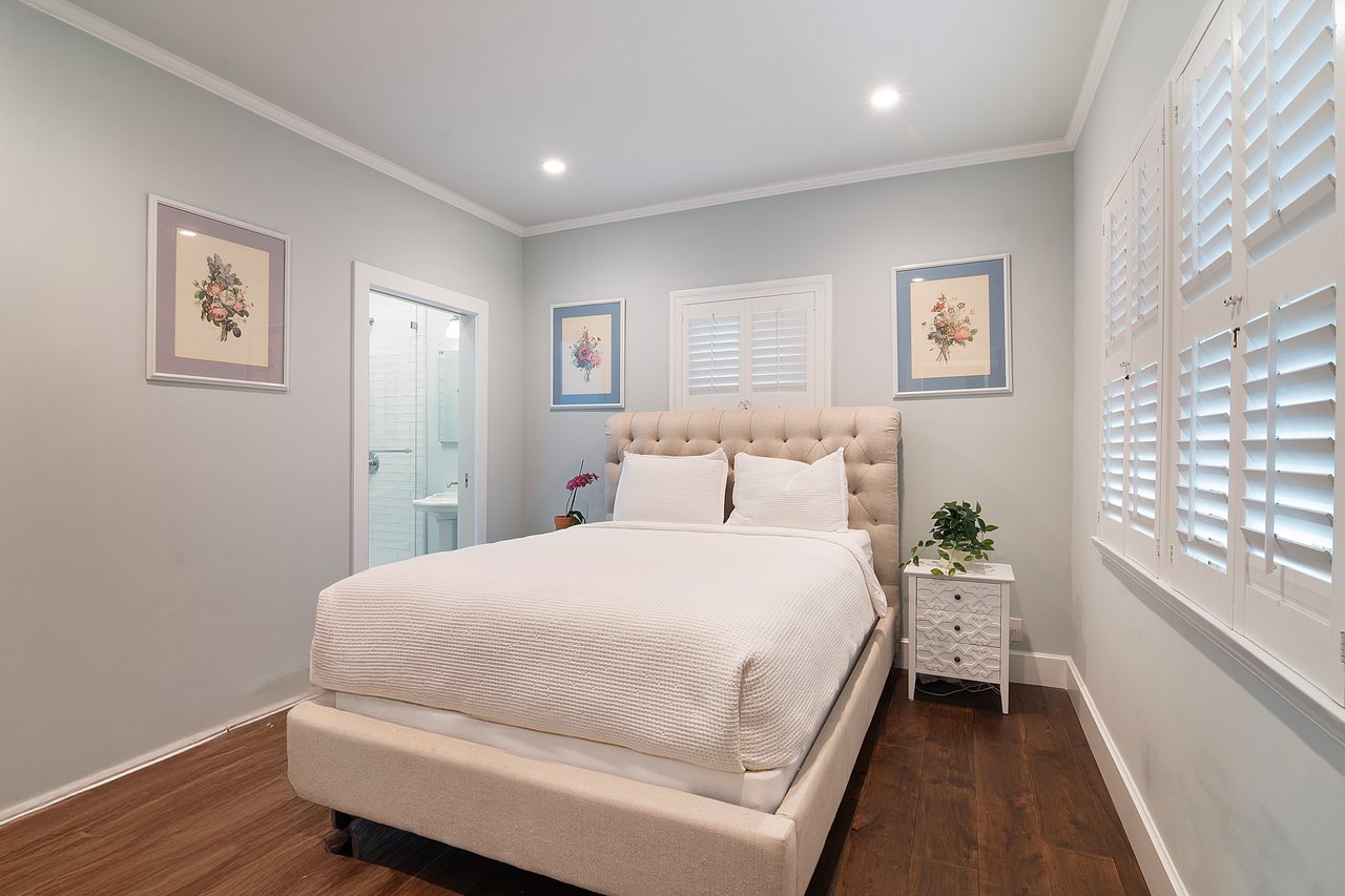 Sanctuary Paradise, N Citrus Ave, 90036