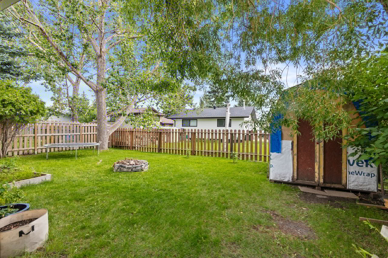 104 Thorson Crescent