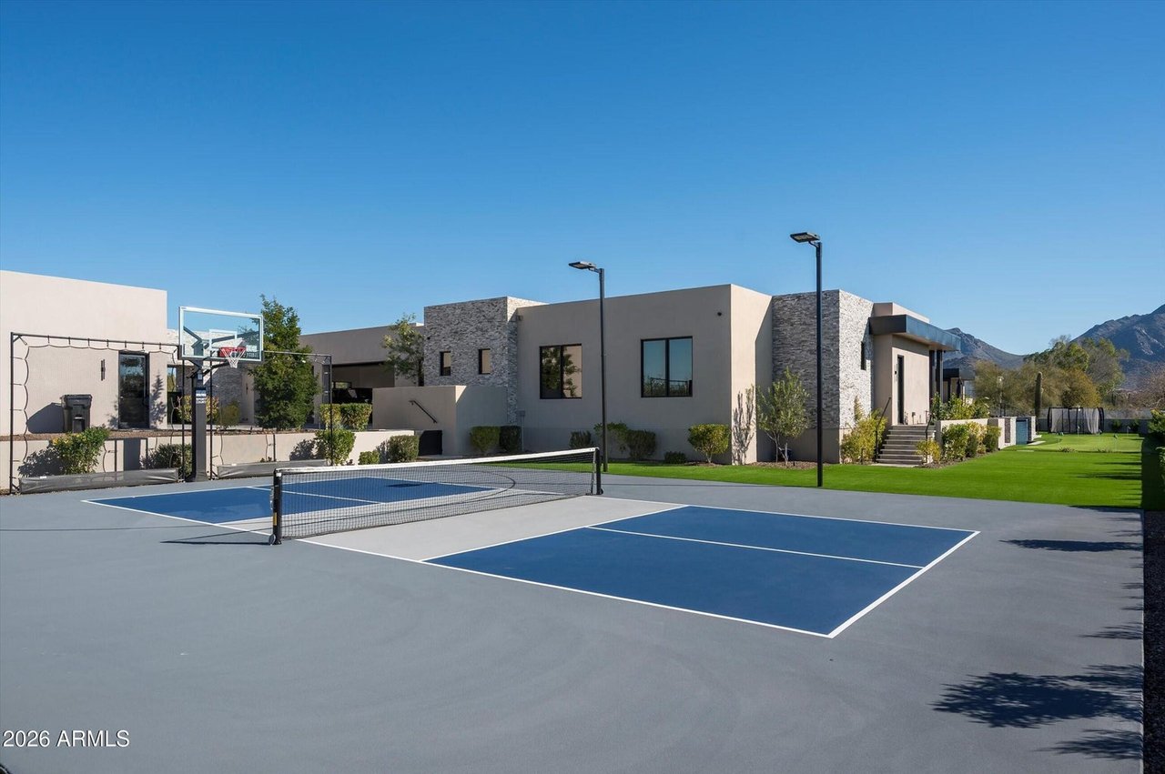 9245 E RIMROCK Drive