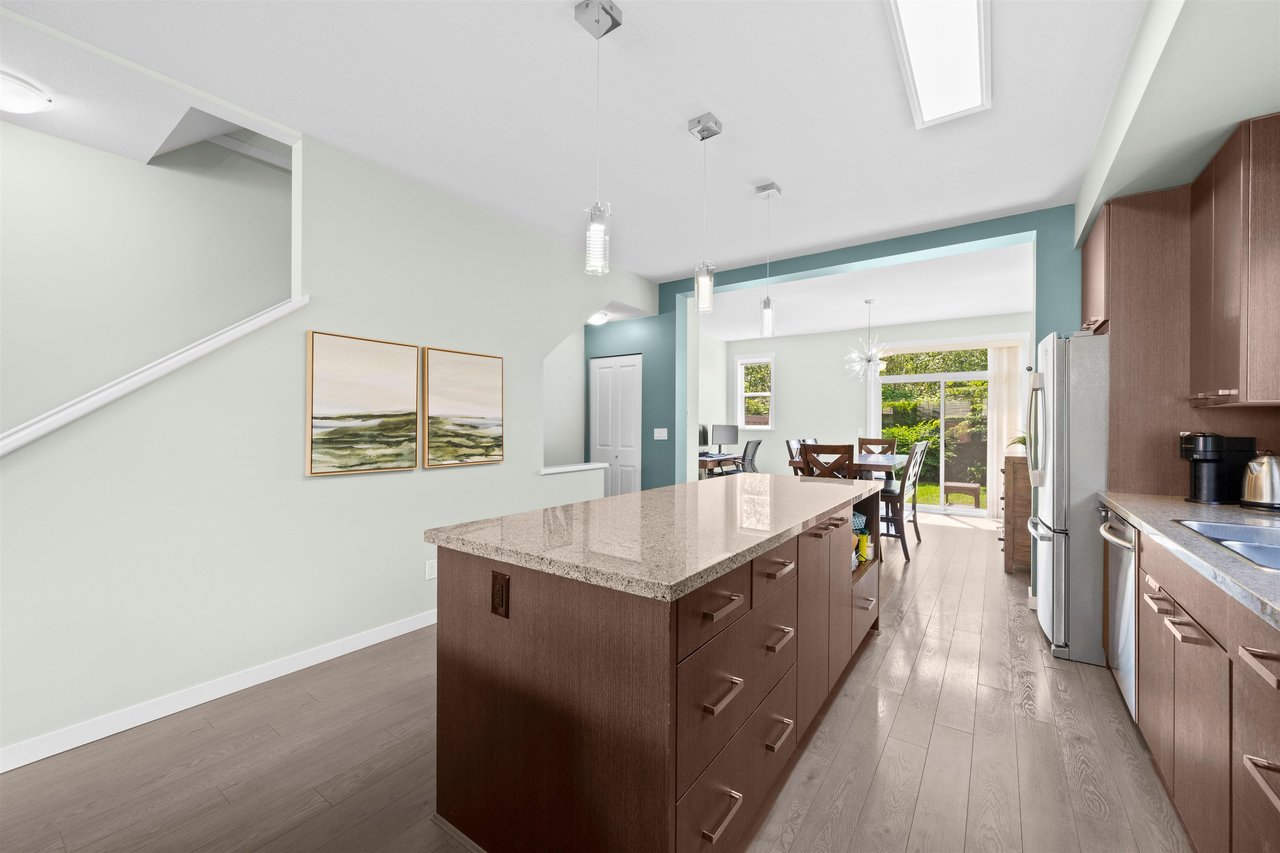83-14838 61 Ave