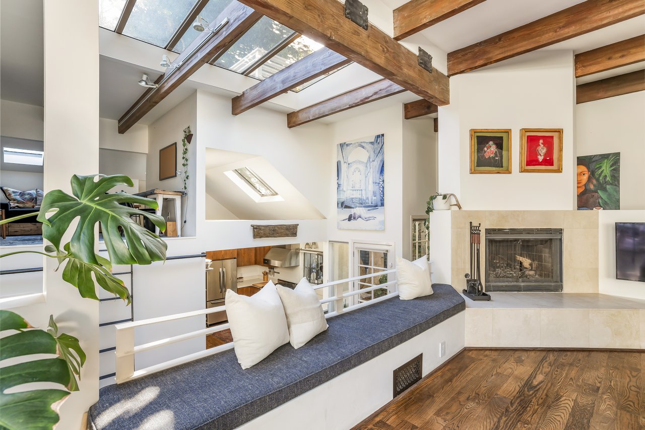 8237 Kirkwood Dr, Sunset Strip