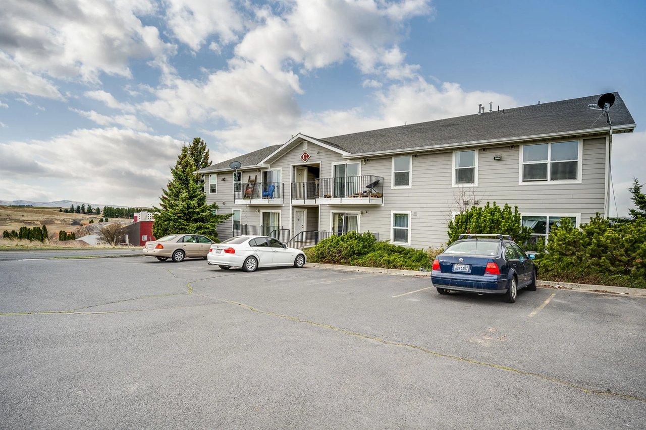 Updated 2-bedroom condo at 1645 NE Merman Drive Unit C204 in Pullman WA near Washington State University and Schweitzer Engineering Laboratories.