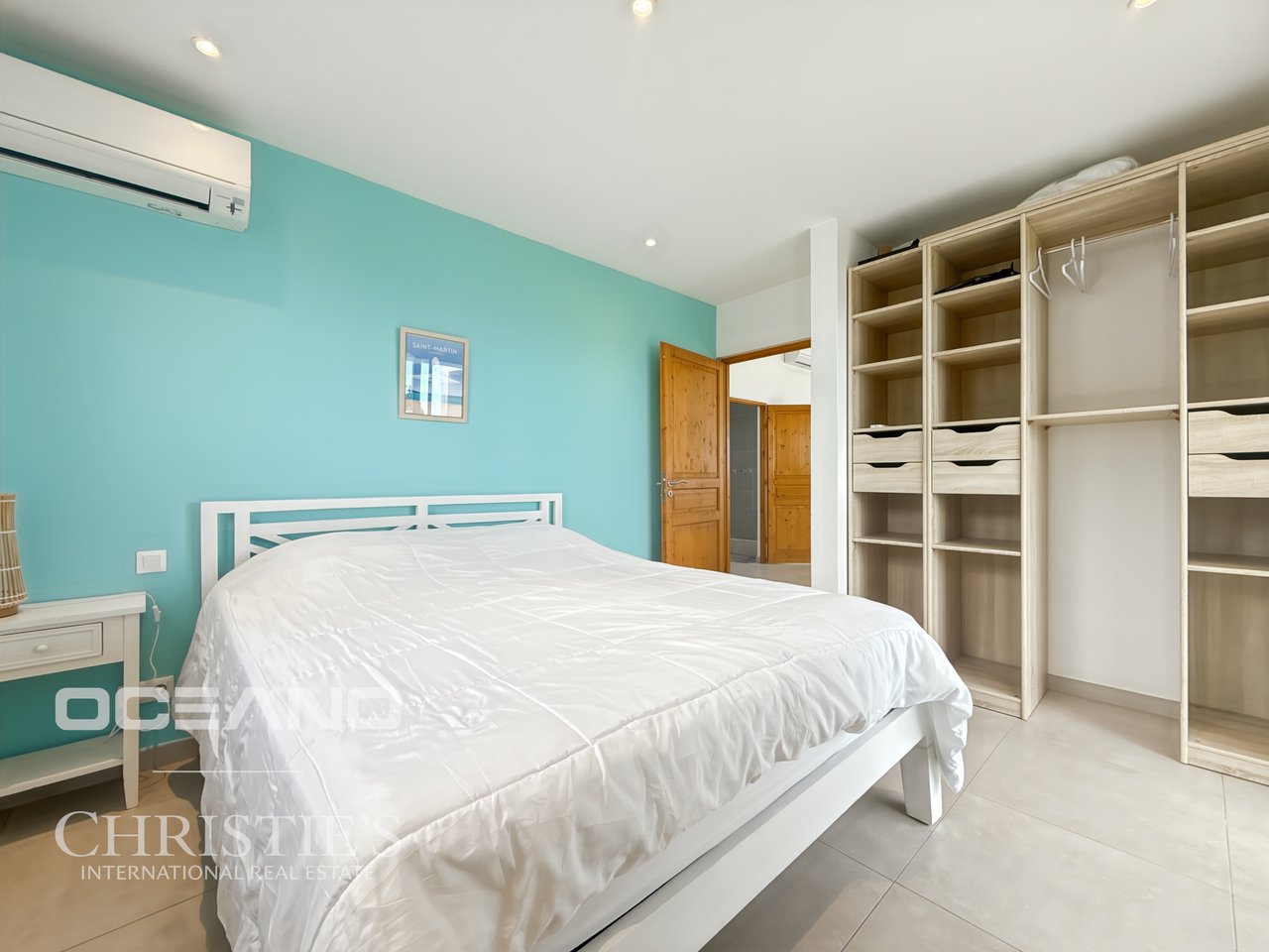 Villa with panoramic sea view