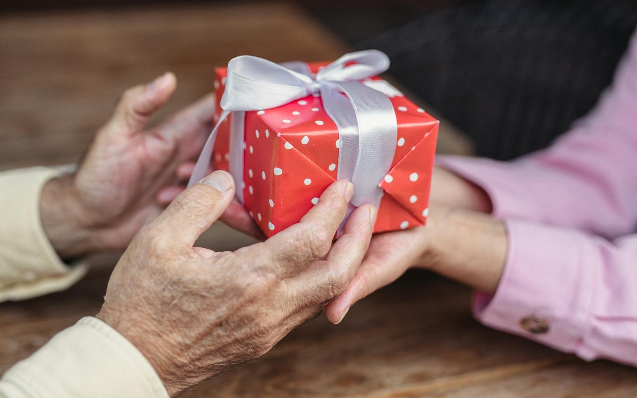 Give Back: Holiday Volunteer Opportunities in the East Bay