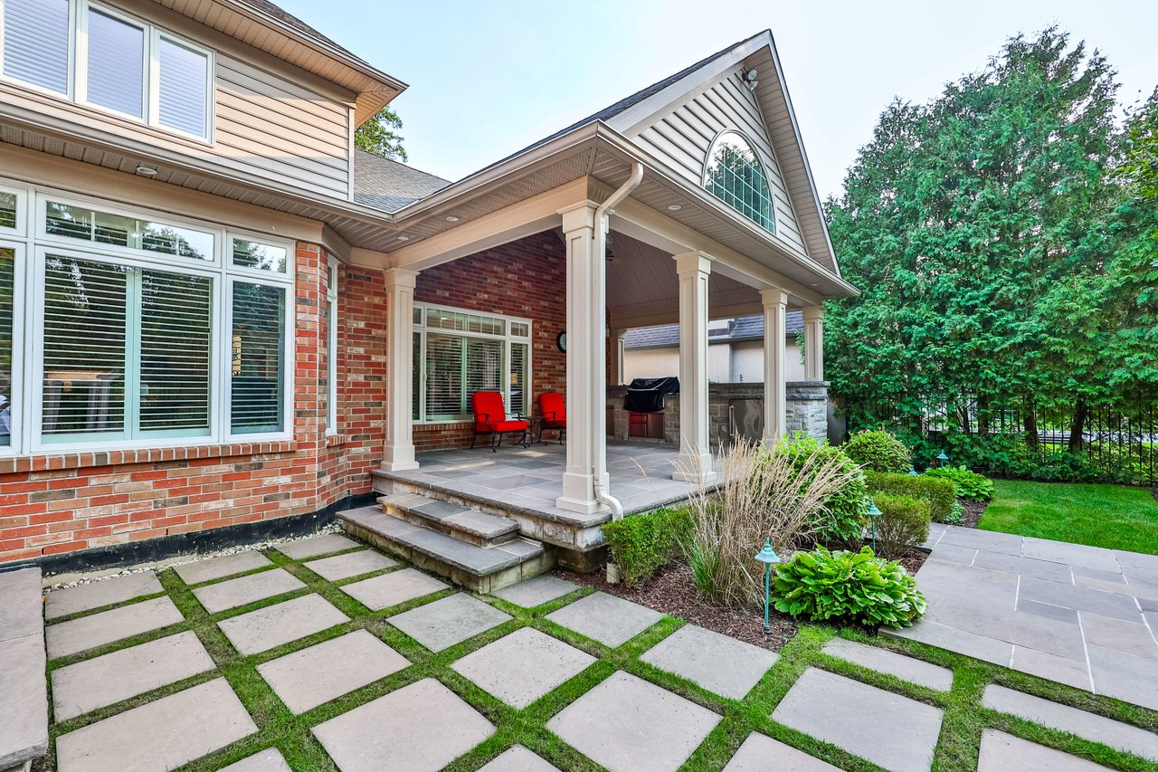 3105 Lakeshore Road, Burlington
