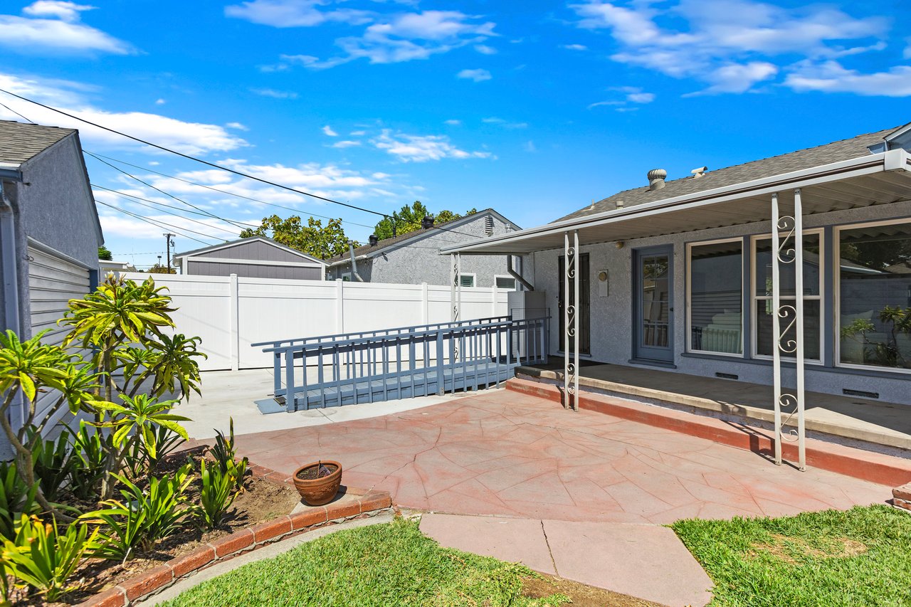 2842 Silva St, Lakewood