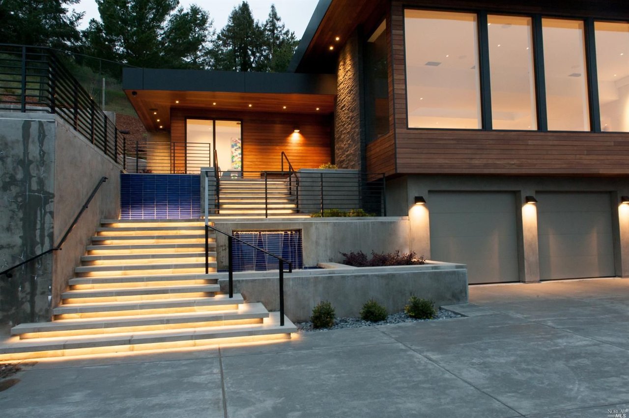 9 Walsh Dr
