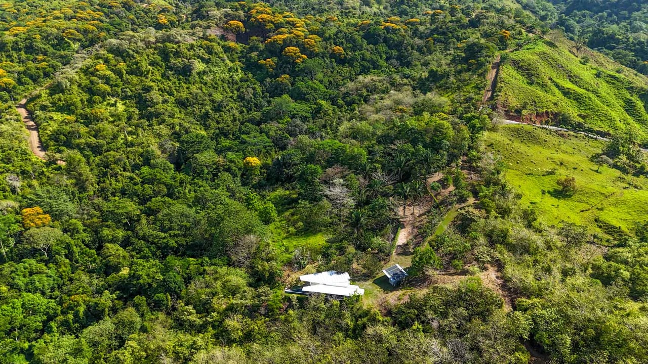 32-Acre Self-Sustainable Off-Grid Farm Near Ojochal with House, Solar Power & River