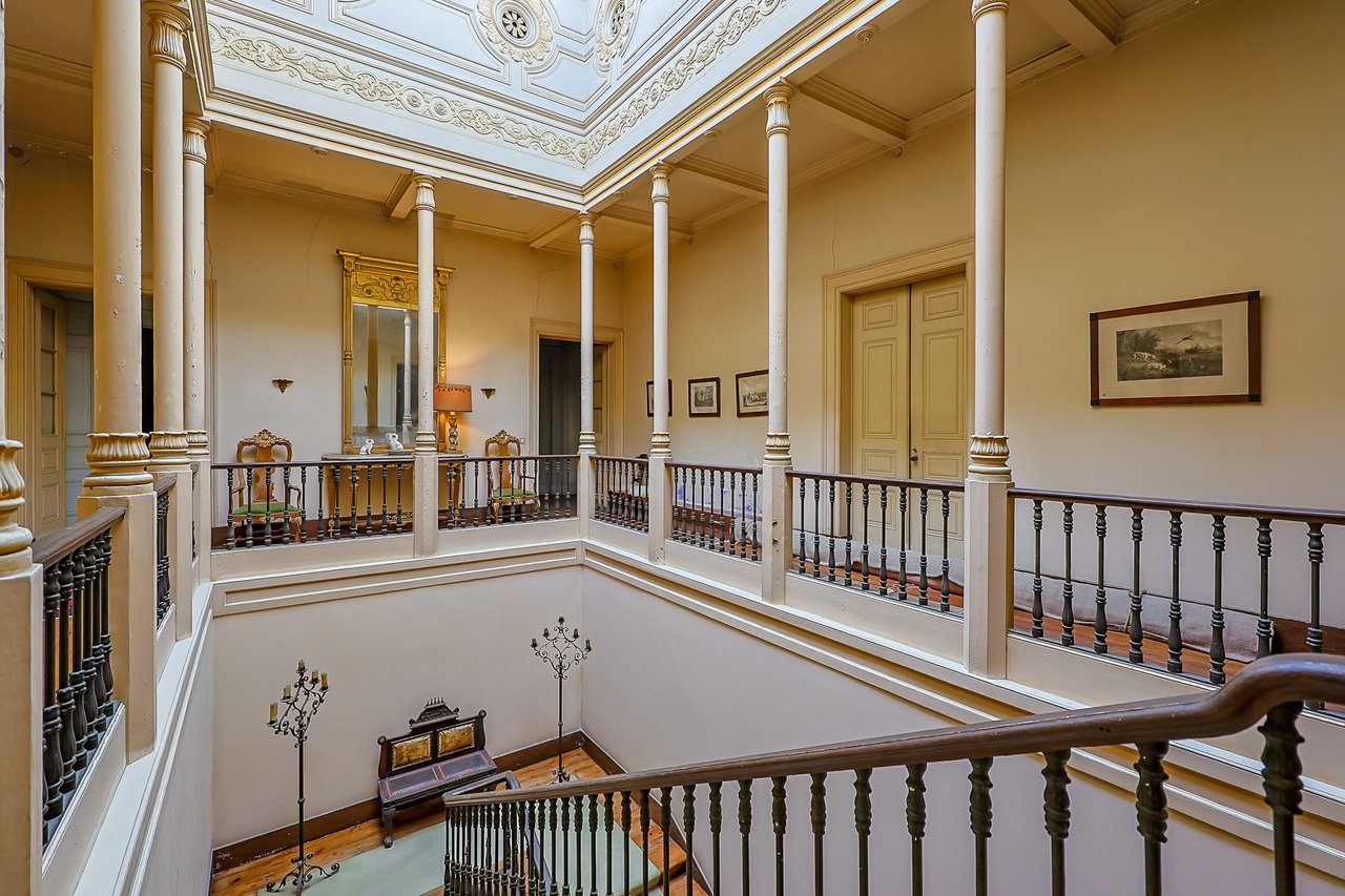 Quinta do Relógio: Historic 19th-Century Waterfront Palacete in Paço de Arcos, Oeiras