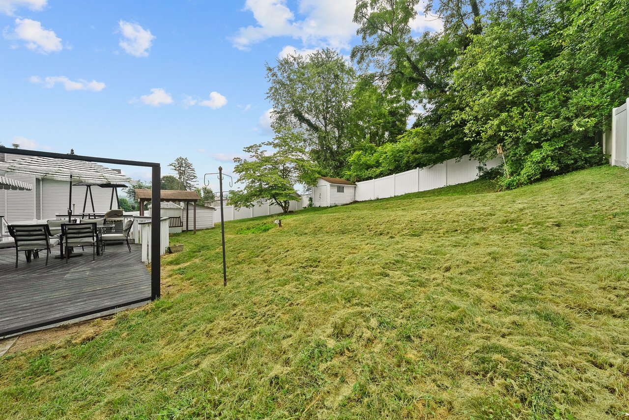 615 Lincoln Ave, Carnegie PA 15106