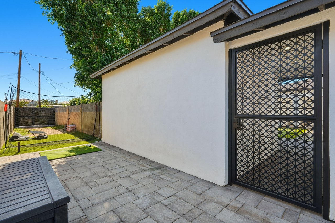 3901 E WELDON Avenue