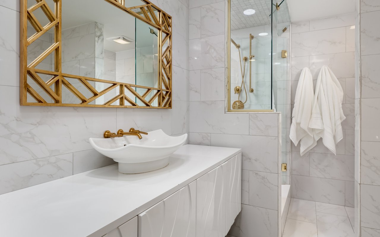 460 S Marion Parkway, 2000