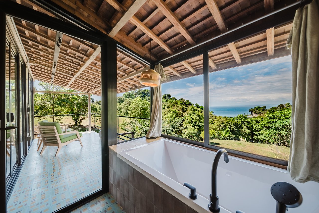 Casa Java – Newly Built Luxury Jungle Estate Near Playa La Vaca