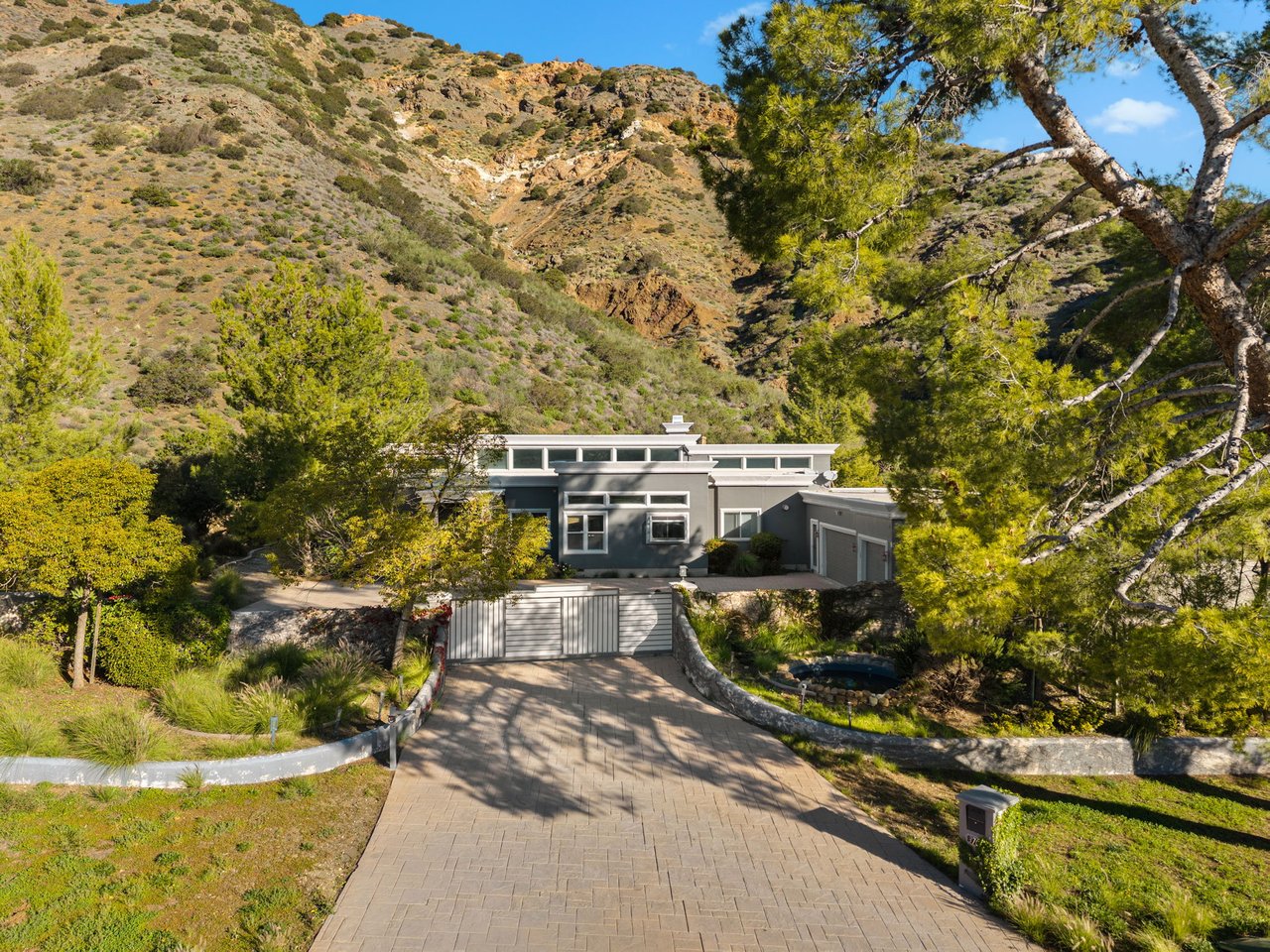 3701 Kanan Rd, Agoura Hills