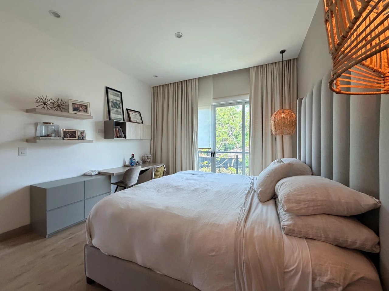 Contemporary Corner Condo, Santa Ana, San Jose