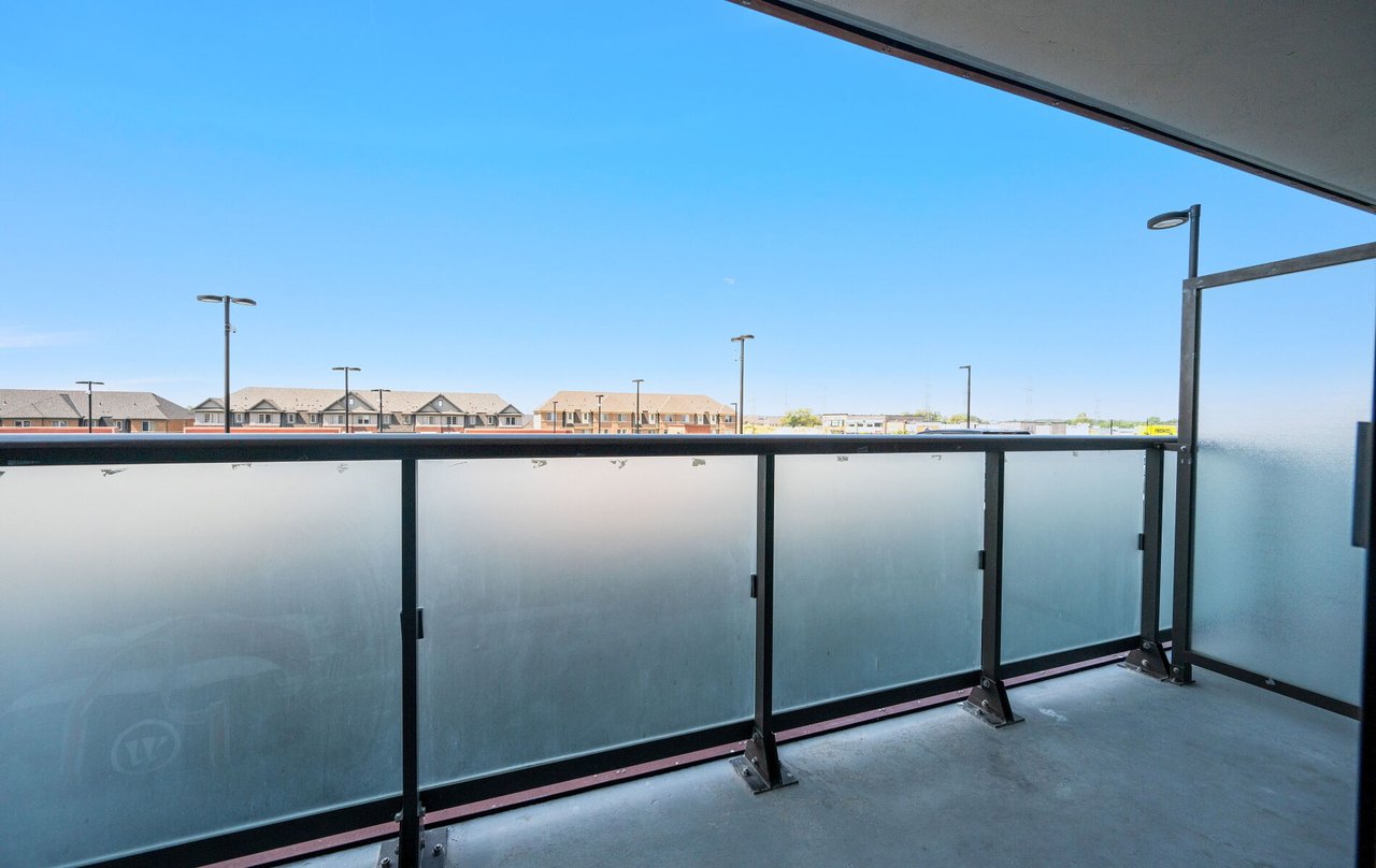 2550 Simcoe Street N 219