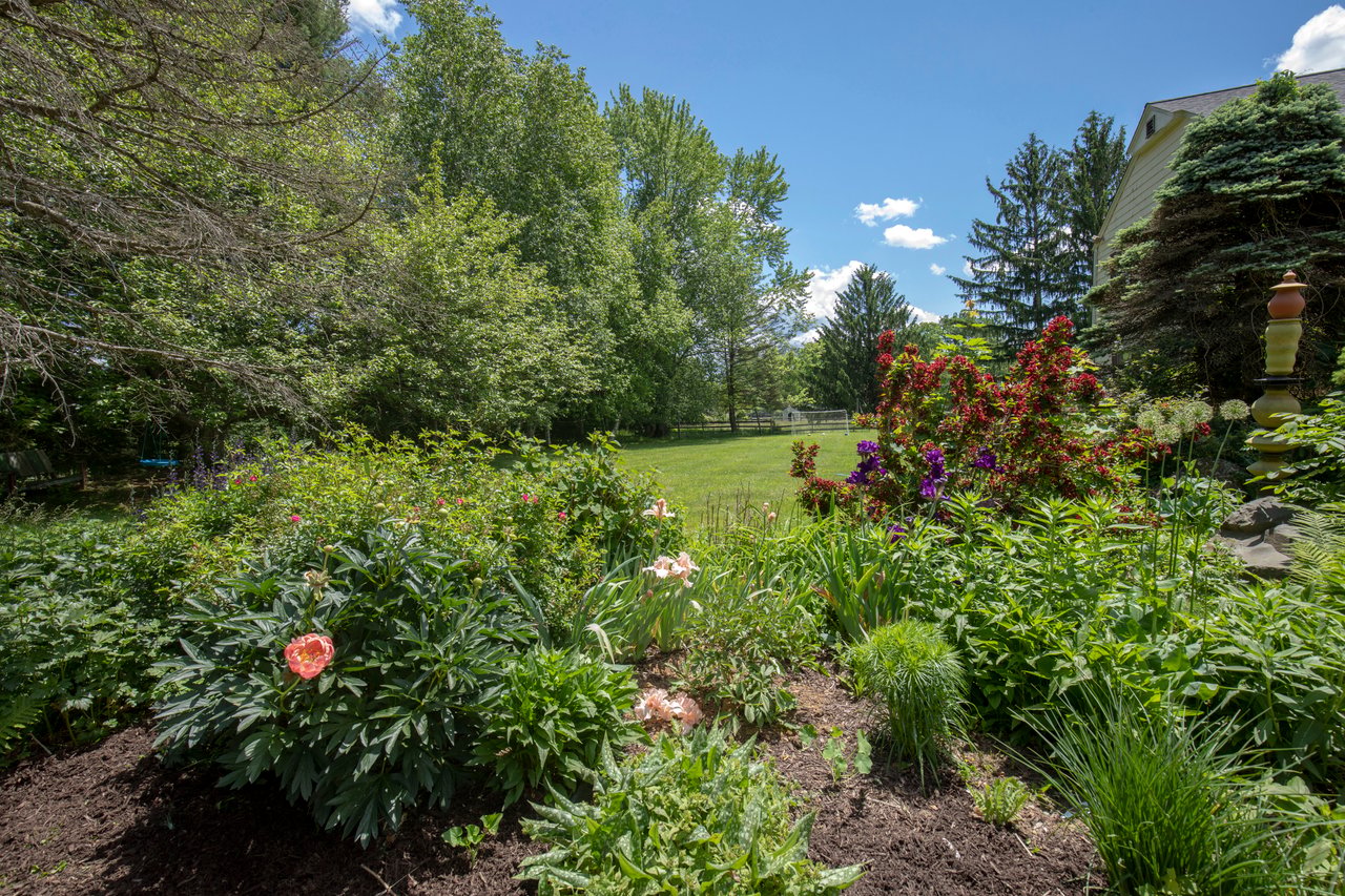 13 Farmersville Rd