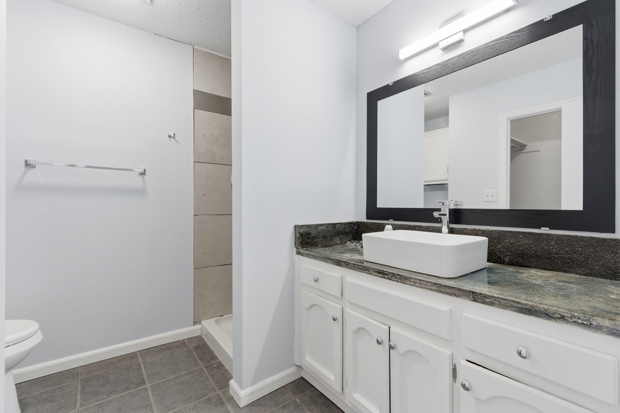 Charming Huntsville Home with Vaulted Ceilings & Patio