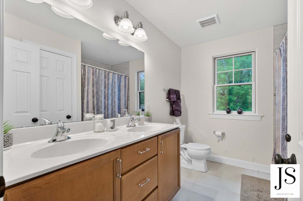 7 Overfield Ln, Glen Mills, PA 19342