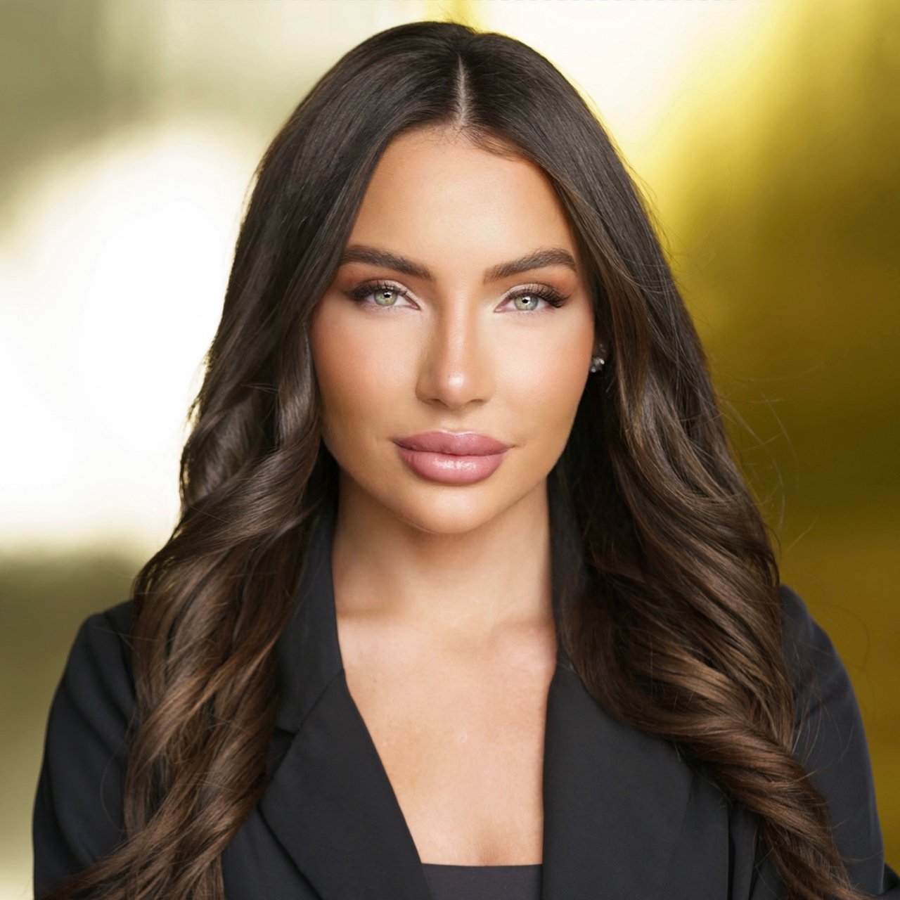 Taylor Carroll Beverly Hills, CA Real Estate Agent Headshot