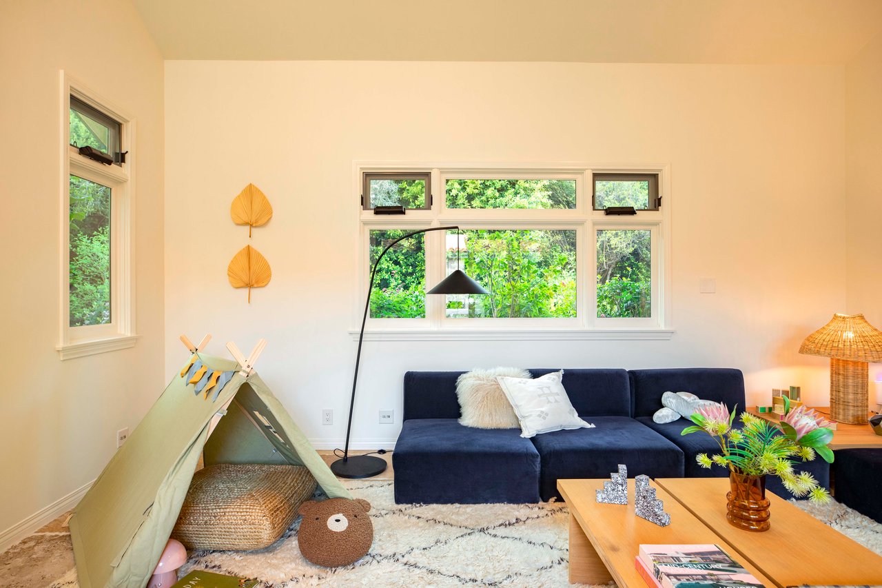 1296 Capri Dr, Pacific Palisades