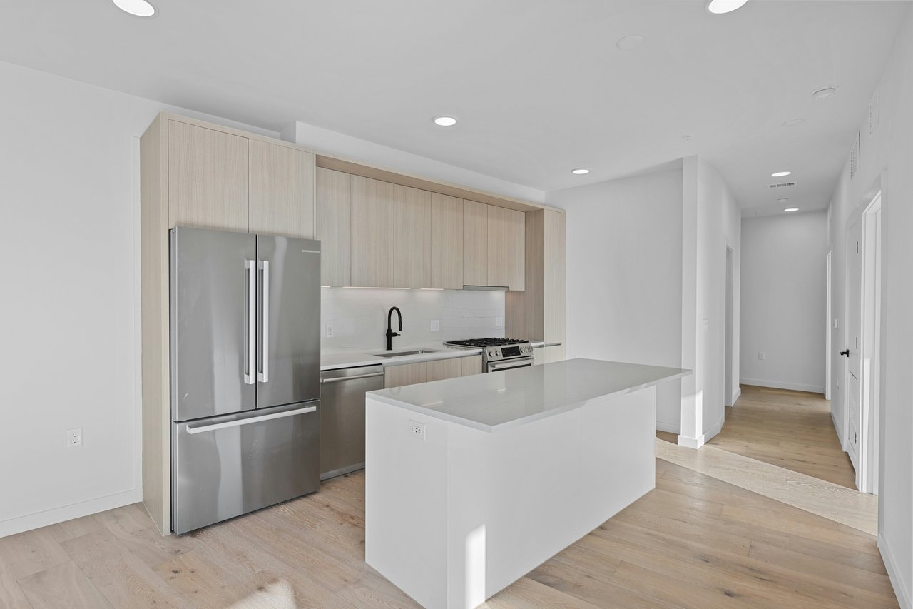 2209 S. 1st St. #221 - OneOak 