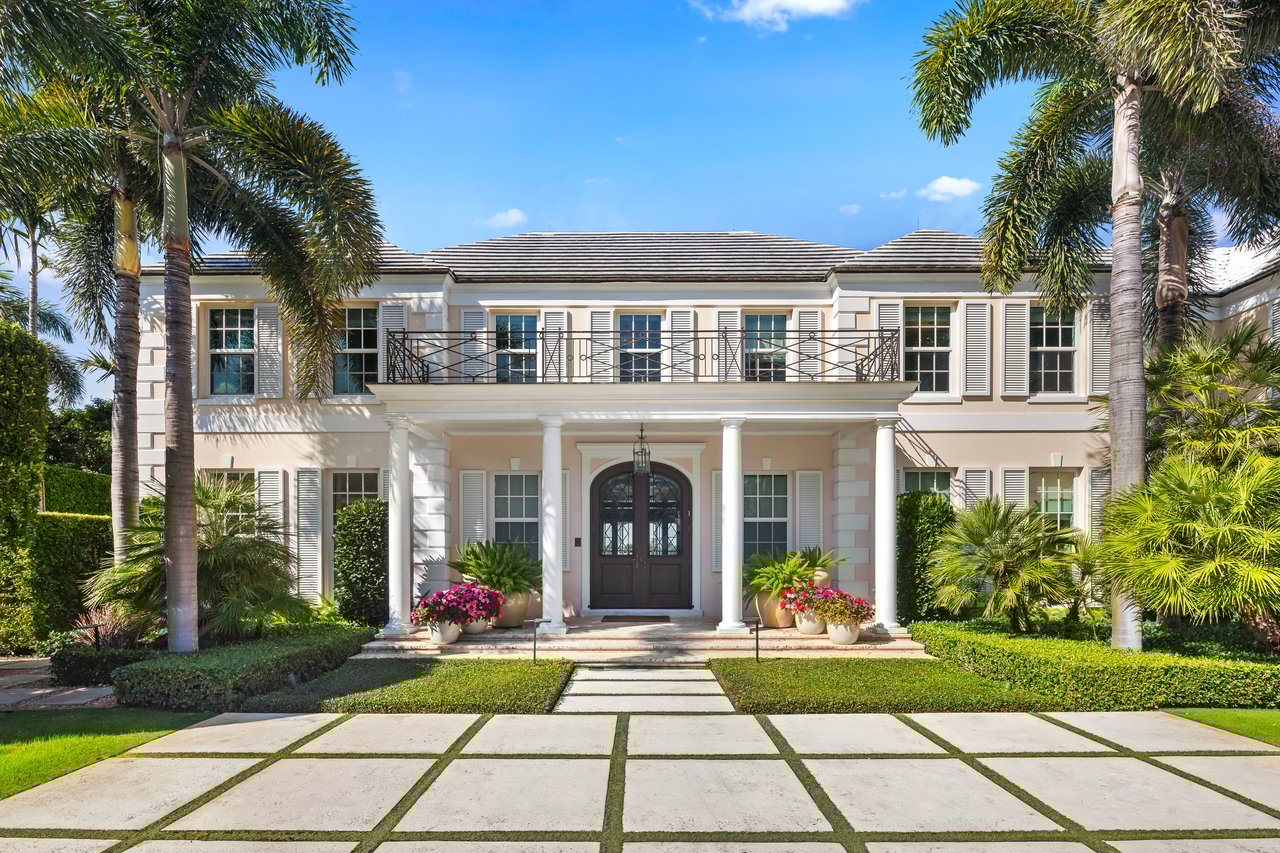 Georgian Waterfront Mansion on Everglades Island