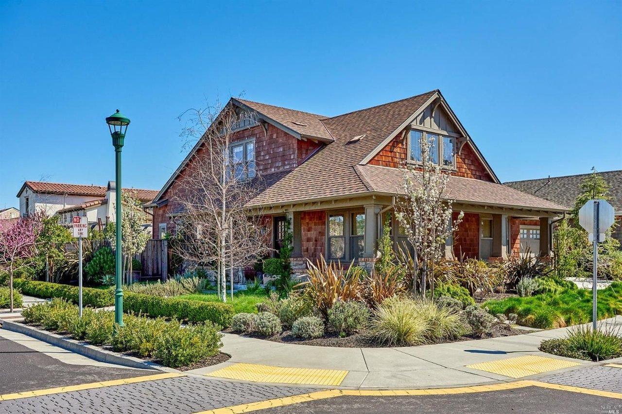 32 Rose Ln