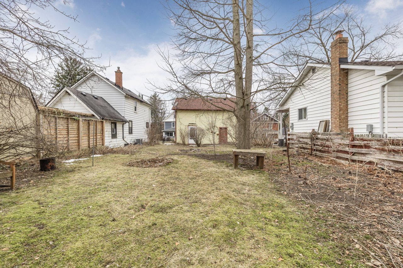410 Eagle Street, Newmarket, ON L3Y 1K6