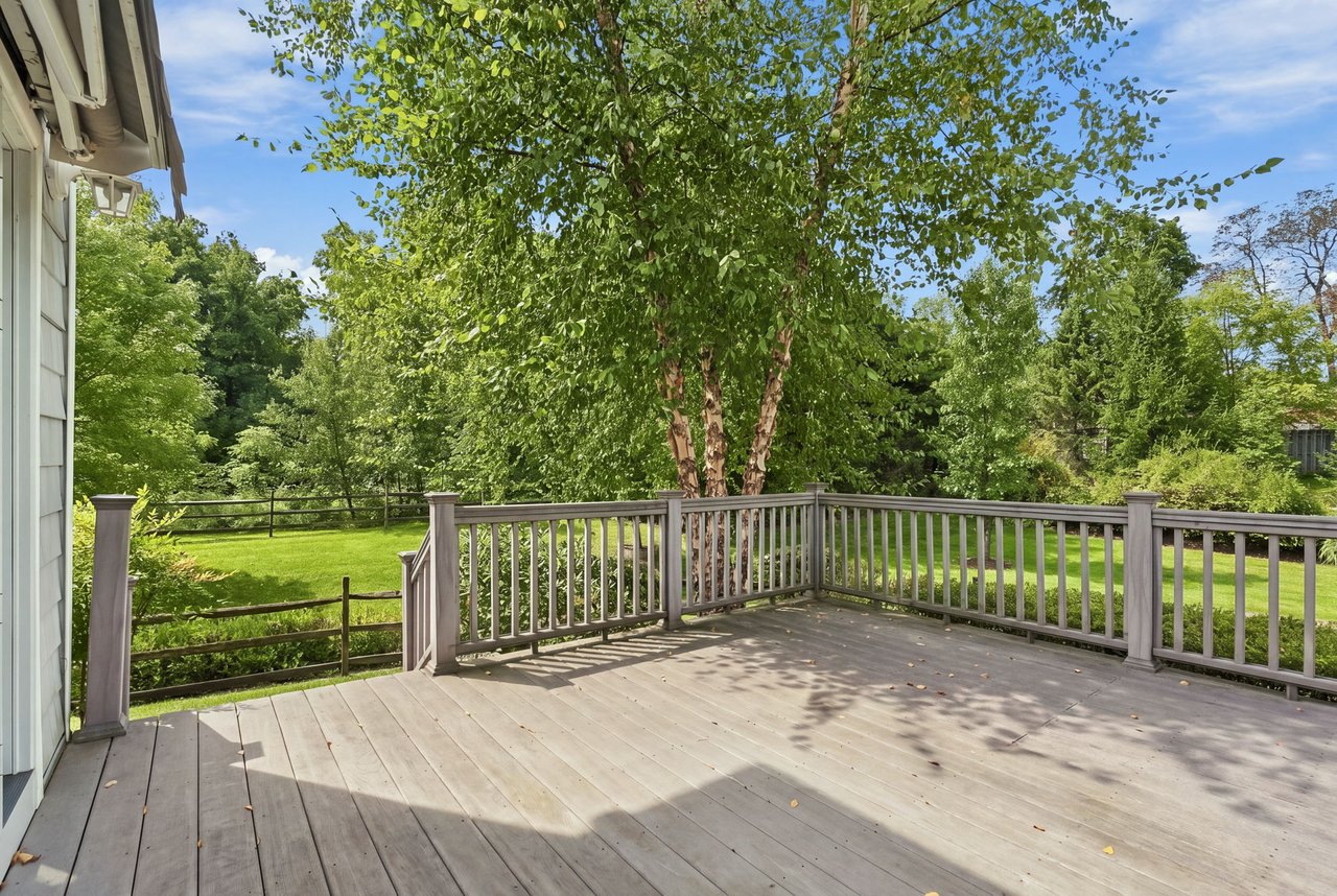 6 Melrose Ln