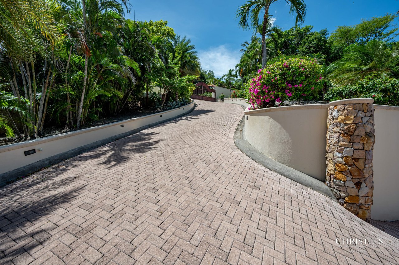 Casa Playa Bonita | Beachfront Luxury Estate in Playa Flamingo