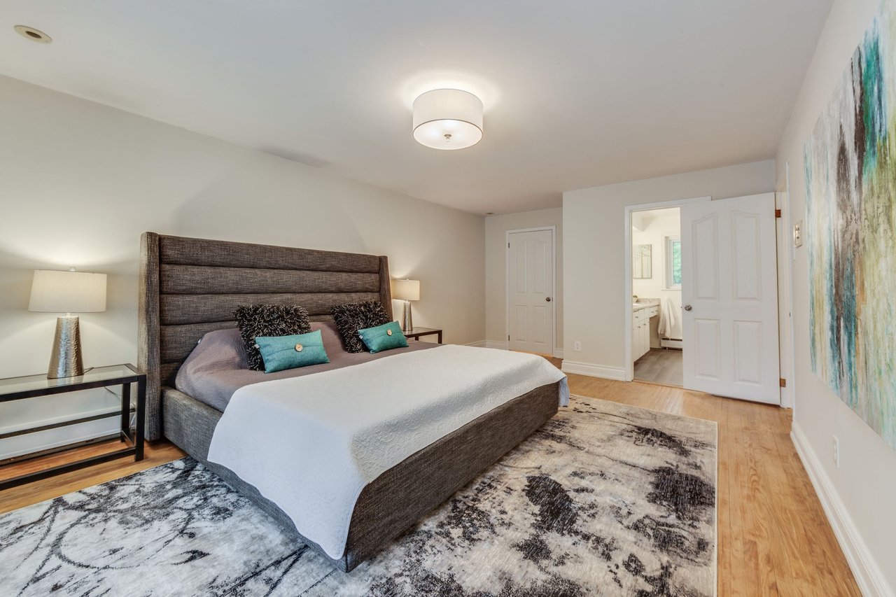 29 Fallingbrook Dr